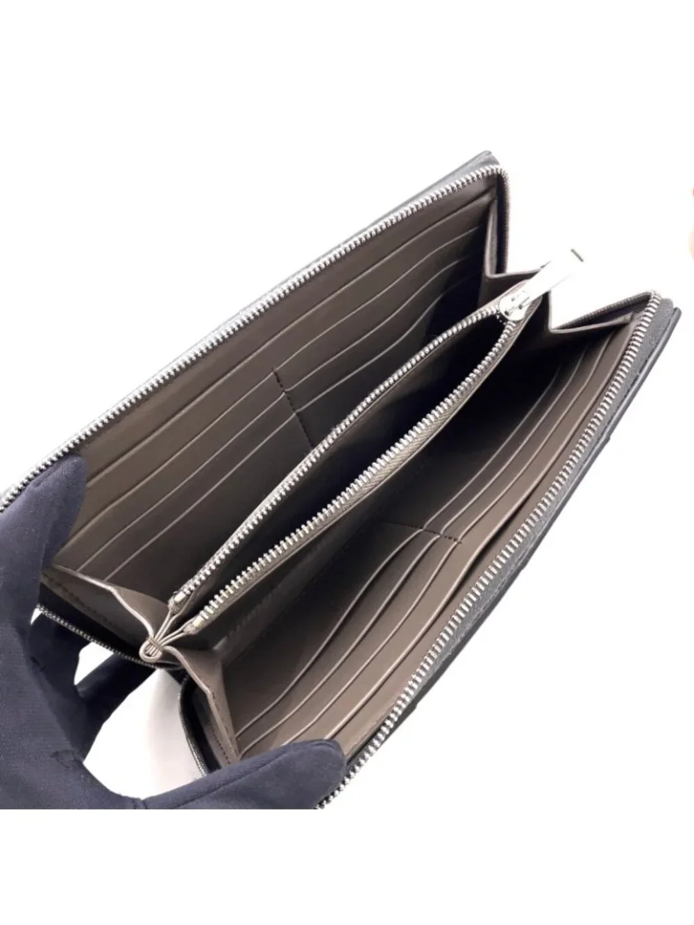Bottega Veneta Maxi Intrecciato Leather Gray Wallet Silver